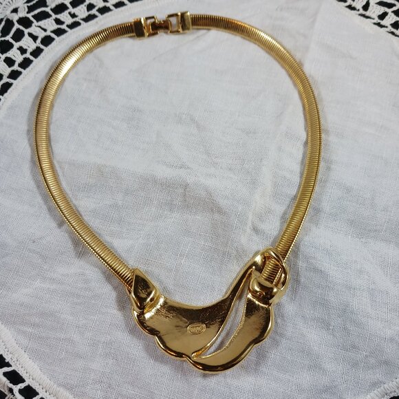 Vintage Trifari Necklace Signed Gold Tone Pink Enamel Wave Statement Choker - Picture 8 of 13